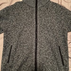 Sweater with zipper